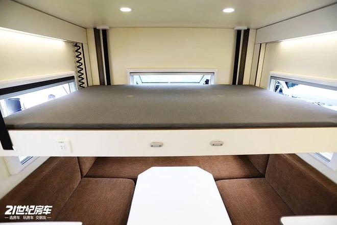 局住得舒心赛德依维柯欧霸方舱4×4新葡京娱乐四驱底盘硬核越野内饰布(图6)