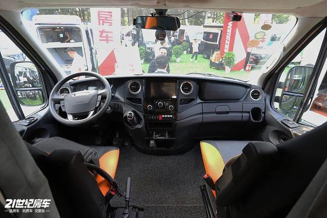 局住得舒心赛德依维柯欧霸方舱4×4新葡京娱乐四驱底盘硬核越野内饰布(图2)