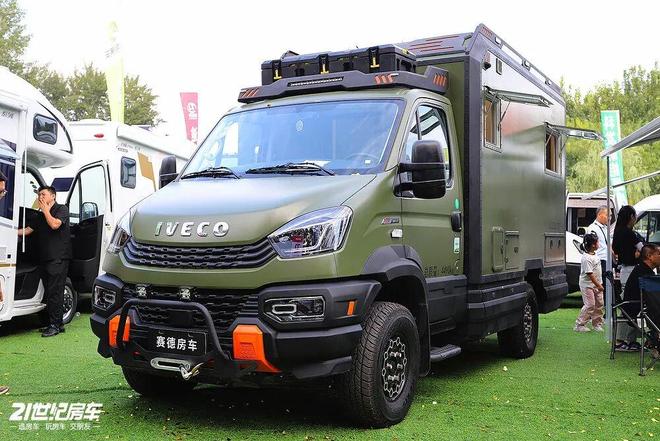 局住得舒心赛德依维柯欧霸方舱4×4新葡京娱乐四驱底盘硬核越野内饰布(图7)